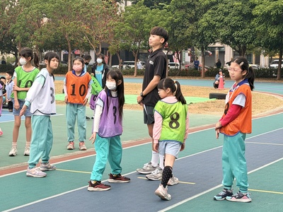 58週年運動會-四年級大隊接力(另開新視窗)