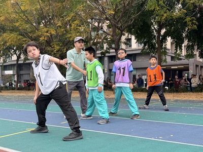 58週年運動會-五年級大隊接力(另開新視窗)